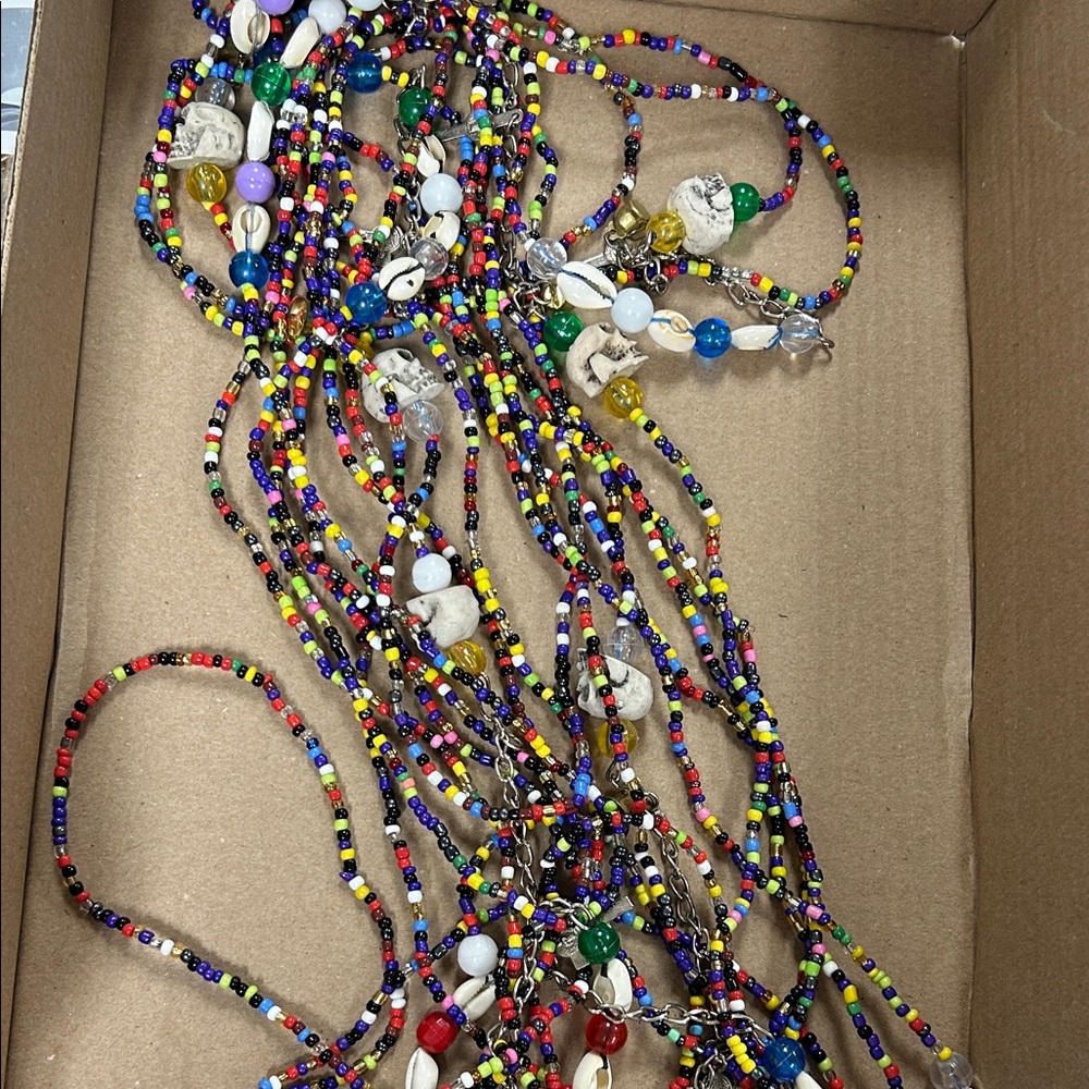 Collar de muero Handmade Multicolor Seed Bead Necklace with Shell Accents